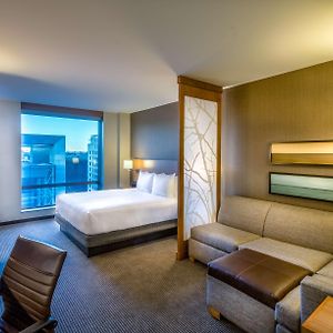 Upper Floors King Room