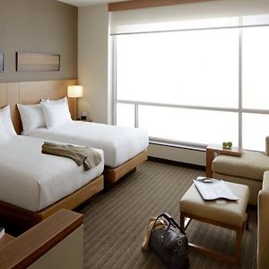 Upper Floors Queen Room